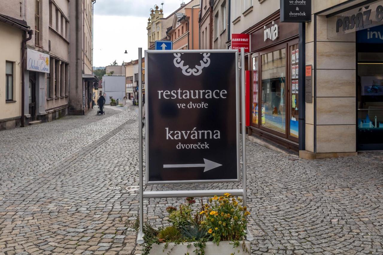 Penzion Na Namesti Dvur Kralove nad Labem Exterior photo